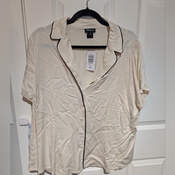 Torrid retro chic Women's Cream Button-Up Top 2x vintage - Picture 1 of 3